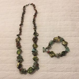 Necklace and bracelet set